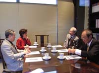 代表團與中國文化研究所所長所長蘇芳淑教授（左二）會晤
